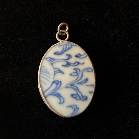 Jewelry - Elegant Blue and White Porcelain Pendant